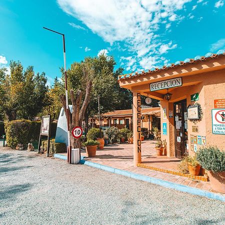 Camping & Bungalows Suspiro Del Moro Otura Dış mekan fotoğraf