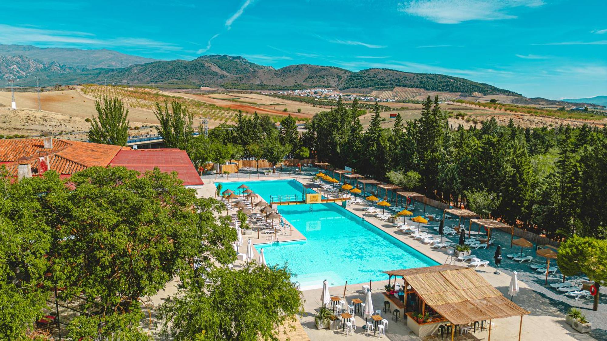 Camping & Bungalows Suspiro Del Moro Otura Dış mekan fotoğraf